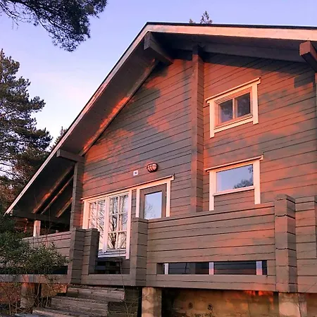 Meri-ruukin Lomakylae Hotel *